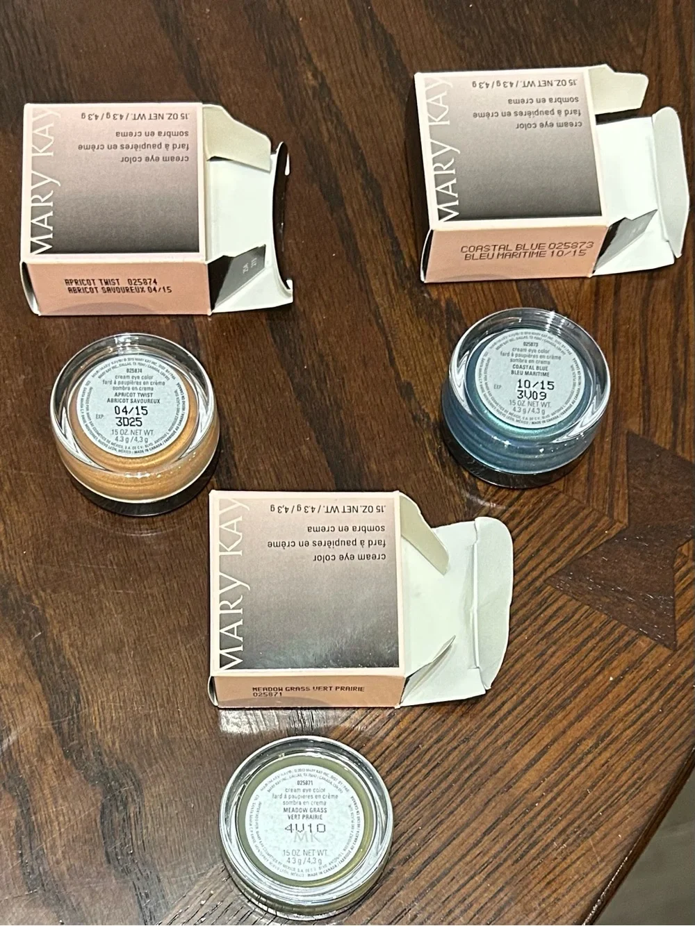 3 Piece Mary Kay Cream Eye Color Boxed Apricot Twist Coastal Blue Meadow Grass.